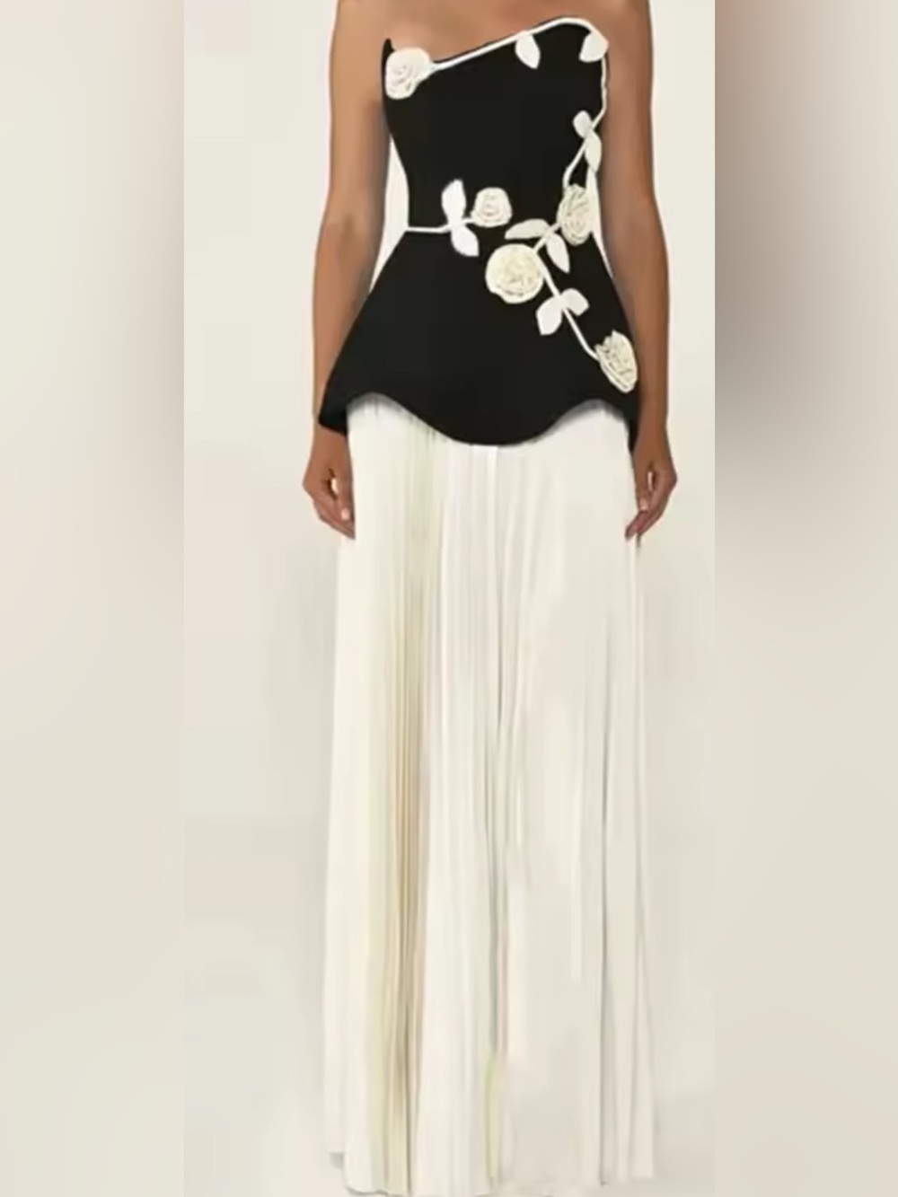 NEW $368 Nova Rose Black & White Pleated Maxi Skirt with Floral Appliqué Top